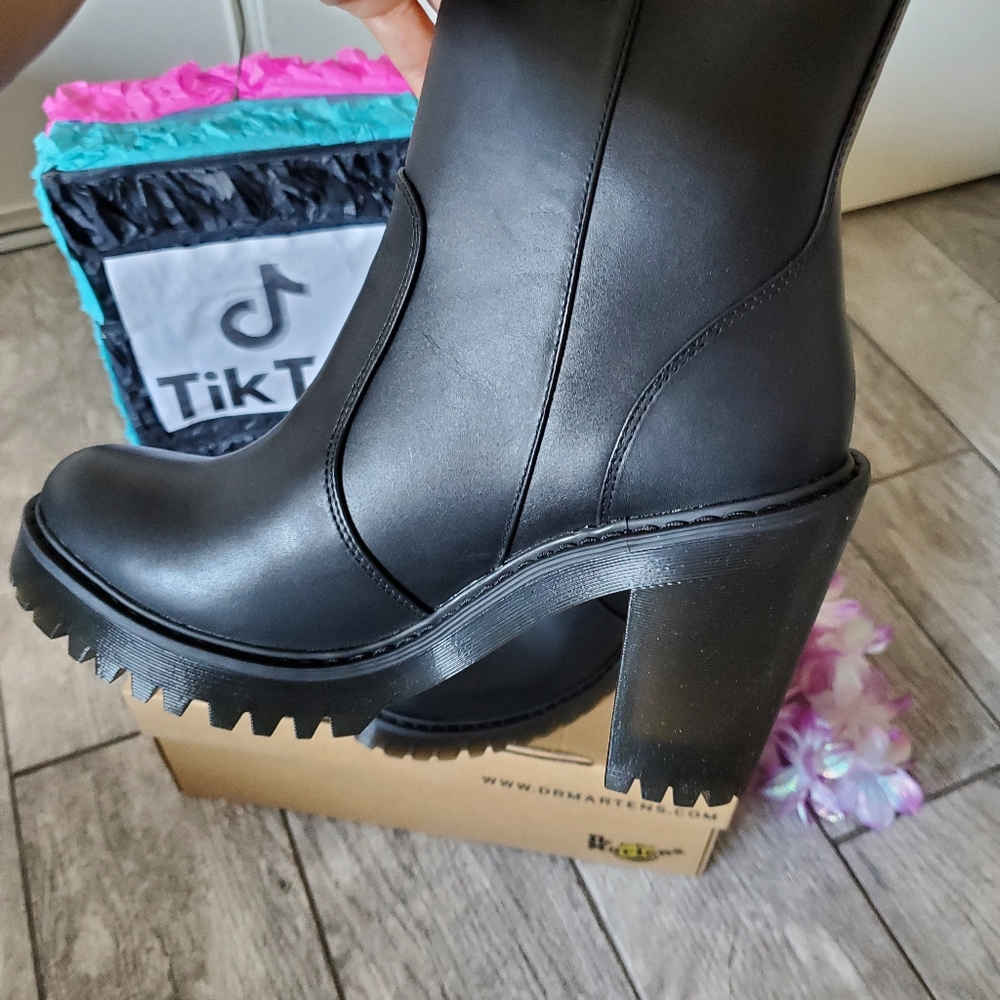 Dr martens black leather heeled boot sz 10 - Picture 5 of 12